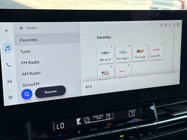 2025 Toyota Sienna Platinum