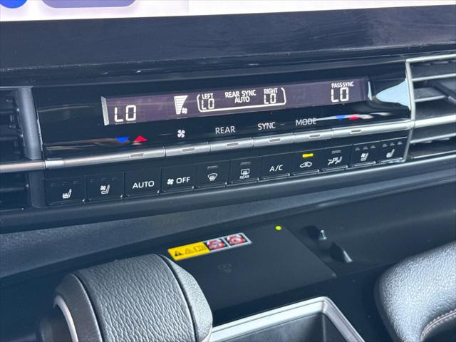 2025 Toyota Sienna Platinum