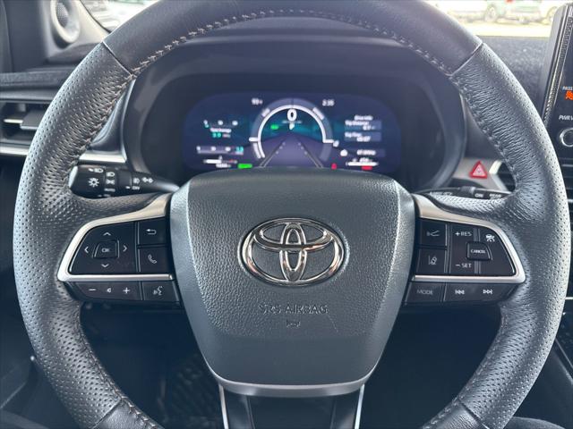 2025 Toyota Sienna Platinum