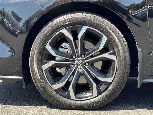 2025 Toyota Sienna Platinum