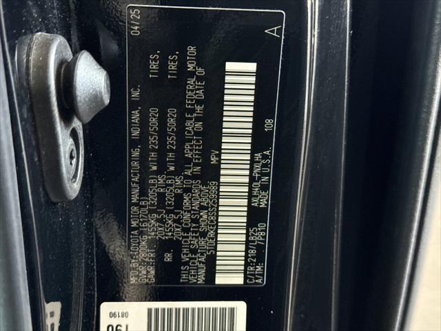 2025 Toyota Sienna Platinum