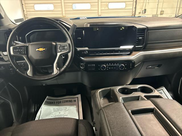 2022 Chevrolet Silverado 1500 4WD Crew Cab Standard Bed LT