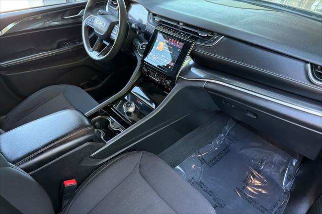2023 Jeep Grand Cherokee Laredo 4x4