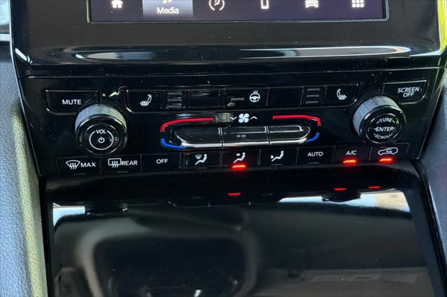 2023 Jeep Grand Cherokee Laredo 4x4