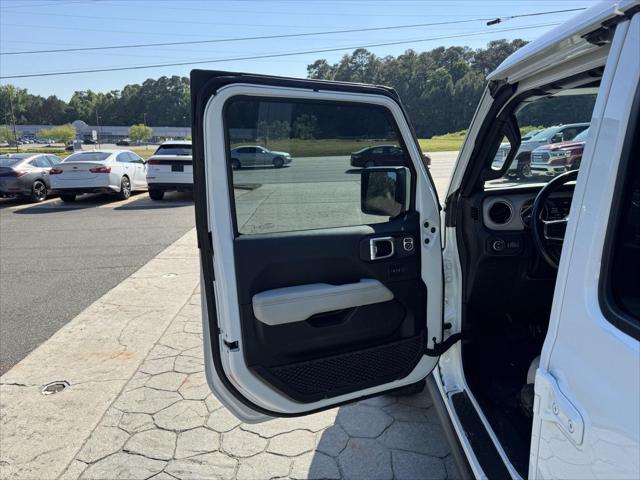 2022 Jeep Gladiator Sport