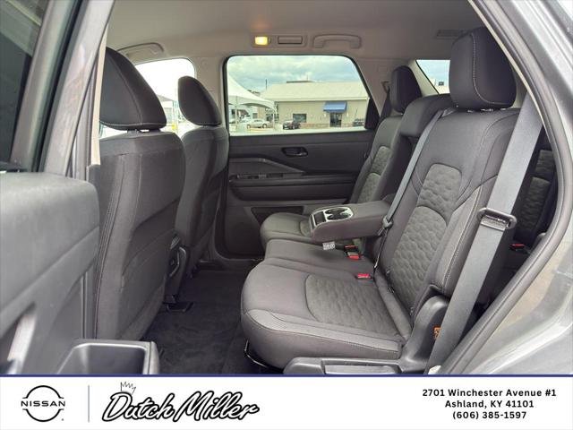 2025 Nissan Pathfinder SV 4WD