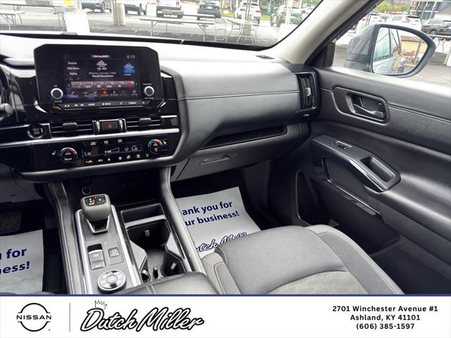 2025 Nissan Pathfinder SV 4WD