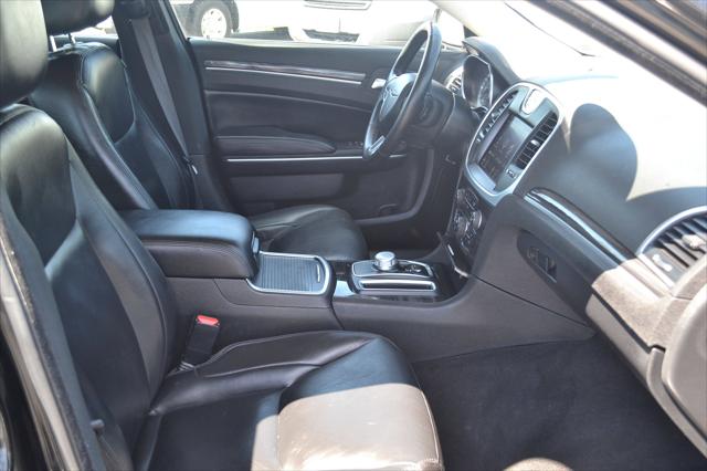 2022 Chrysler 300 Touring L AWD