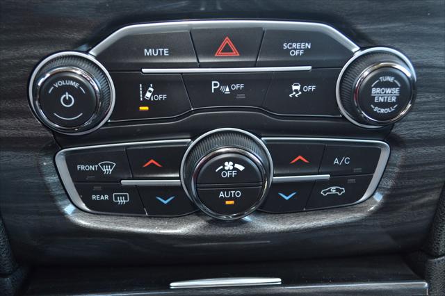 2022 Chrysler 300 Touring L AWD