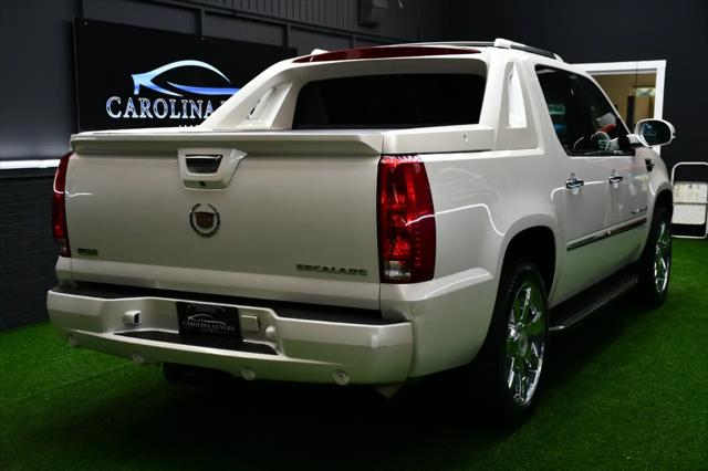 2009 Cadillac Escalade EXT Standard