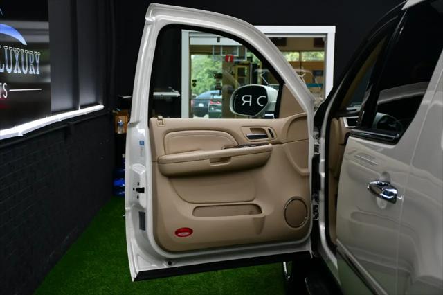 2009 Cadillac Escalade EXT Standard