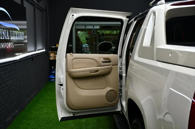 2009 Cadillac Escalade EXT Standard