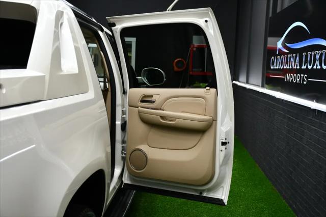 2009 Cadillac Escalade EXT Standard