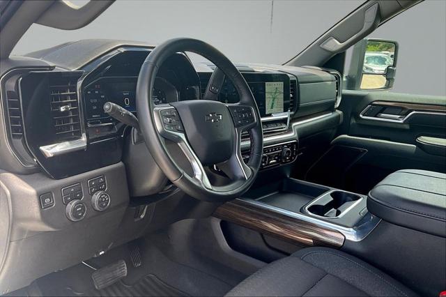 2025 Chevrolet Silverado 2500HD 4WD Crew Cab Standard Bed LT