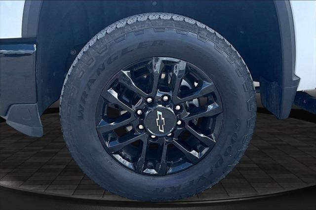 2025 Chevrolet Silverado 2500HD 4WD Crew Cab Standard Bed LT