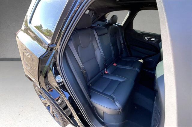 2026 Volvo XC60 B5 Ultra Black Edition