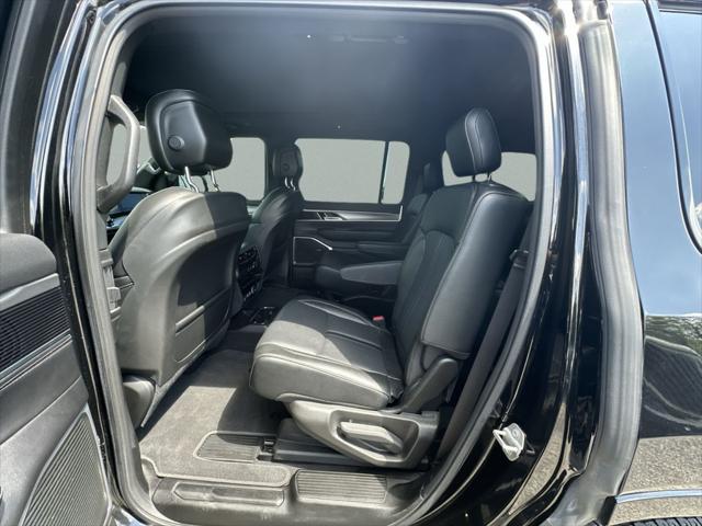 2023 Jeep Wagoneer Series II Carbide 4x4