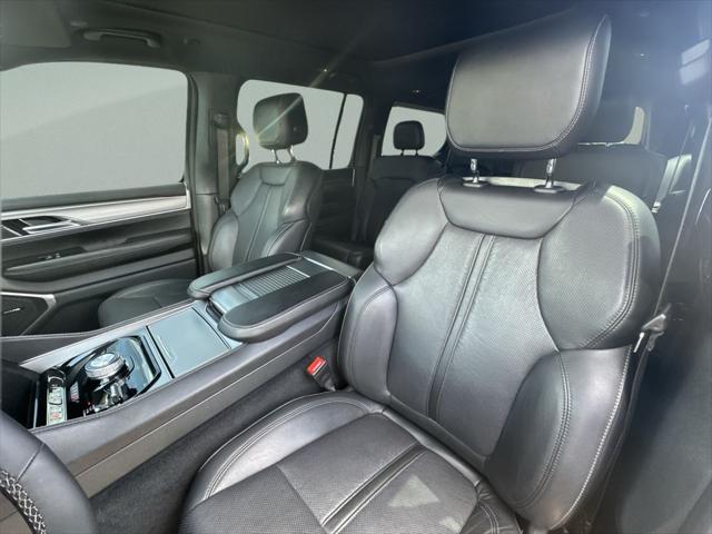2023 Jeep Wagoneer Series II Carbide 4x4
