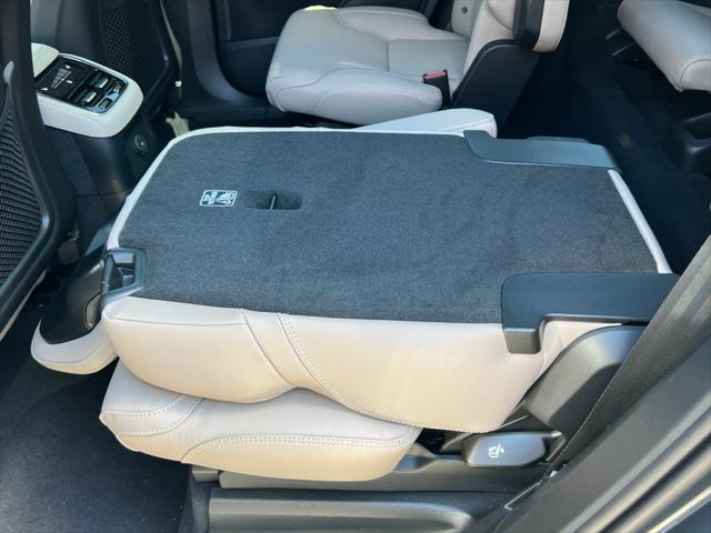 2026 Volvo XC90 Plug-In Hybrid Ultra, T8 AWD, Electric/Gasoline, Bright, 6 Seats