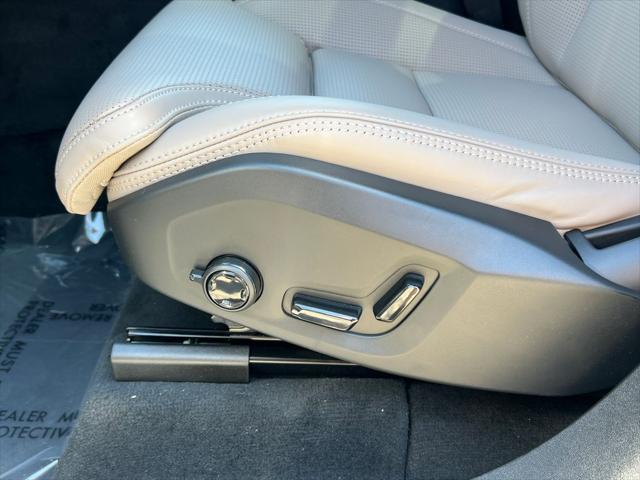2026 Volvo XC90 Plug-In Hybrid Ultra, T8 AWD, Electric/Gasoline, Bright, 6 Seats