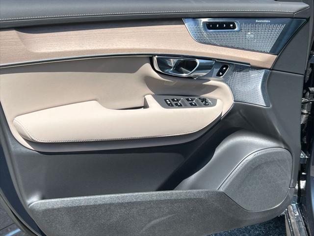 2026 Volvo XC90 Plug-In Hybrid Ultra, T8 AWD, Electric/Gasoline, Bright, 6 Seats