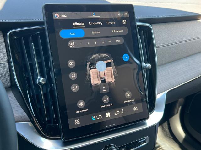2026 Volvo XC90 Plug-In Hybrid Ultra, T8 AWD, Electric/Gasoline, Bright, 6 Seats