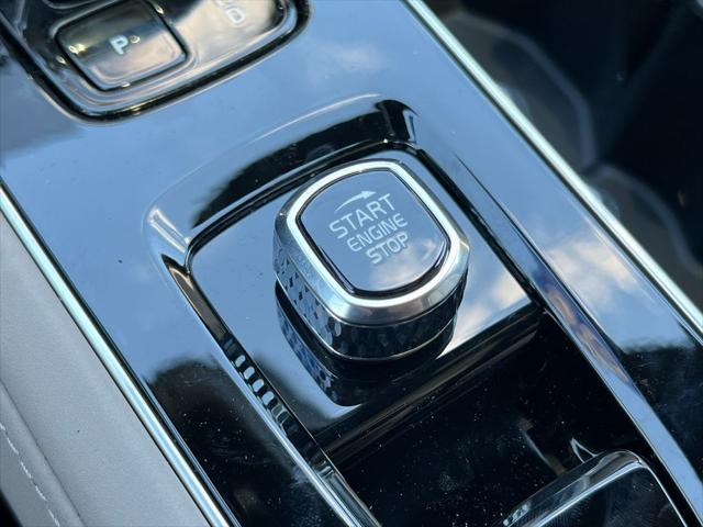 2026 Volvo XC90 Plug-In Hybrid Ultra, T8 AWD, Electric/Gasoline, Bright, 6 Seats