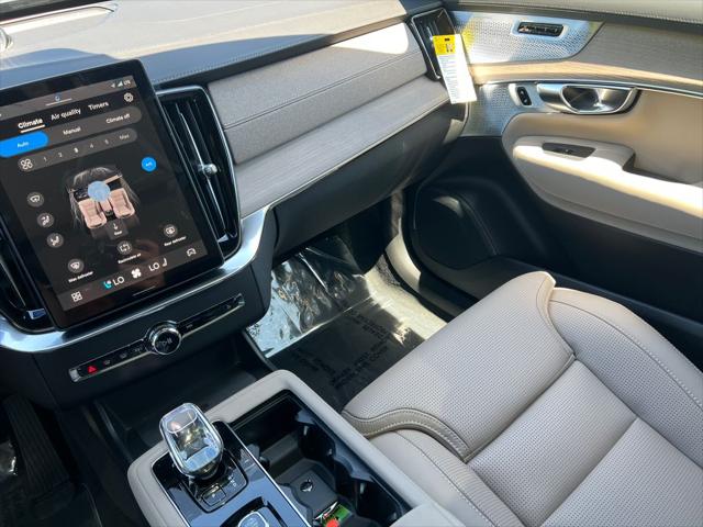 2026 Volvo XC90 Plug-In Hybrid Ultra, T8 AWD, Electric/Gasoline, Bright, 6 Seats