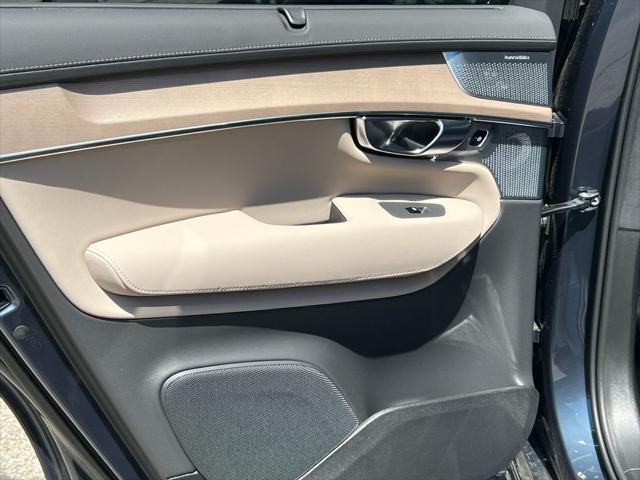 2026 Volvo XC90 Plug-In Hybrid Ultra, T8 AWD, Electric/Gasoline, Bright, 6 Seats