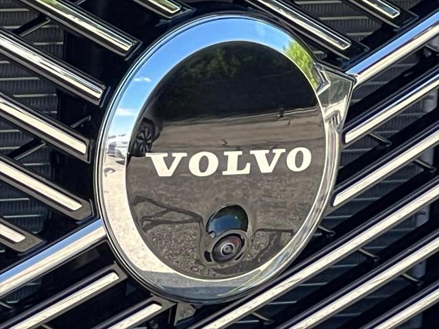 2026 Volvo XC90 Plug-In Hybrid Ultra, T8 AWD, Electric/Gasoline, Bright, 6 Seats