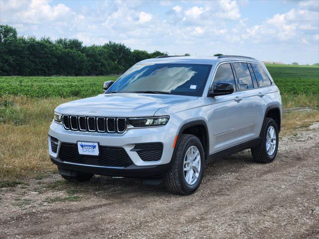 2026 Jeep Grand Cherokee Laredo 4x2