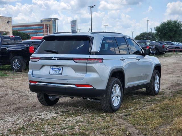 2026 Jeep Grand Cherokee Laredo 4x2