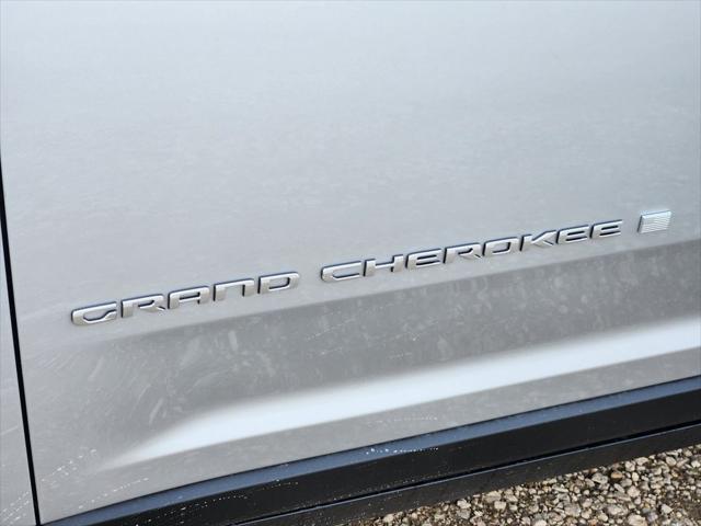 2026 Jeep Grand Cherokee Laredo 4x2