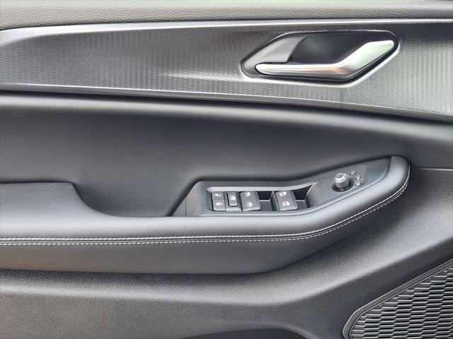 2026 Jeep Grand Cherokee Laredo 4x2