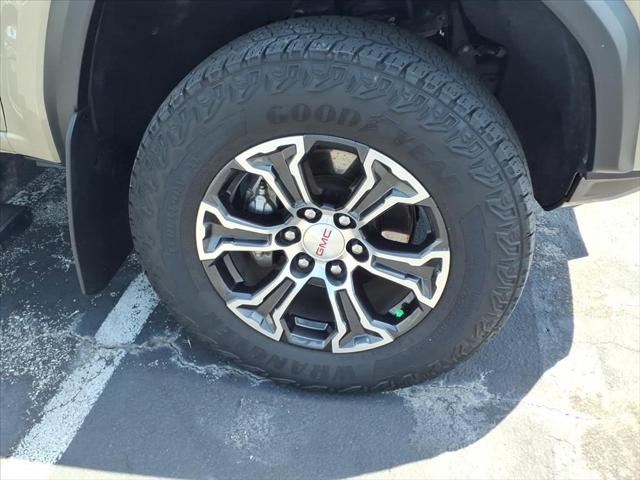 2023 GMC Canyon 4WD Crew Cab Short Box AT4