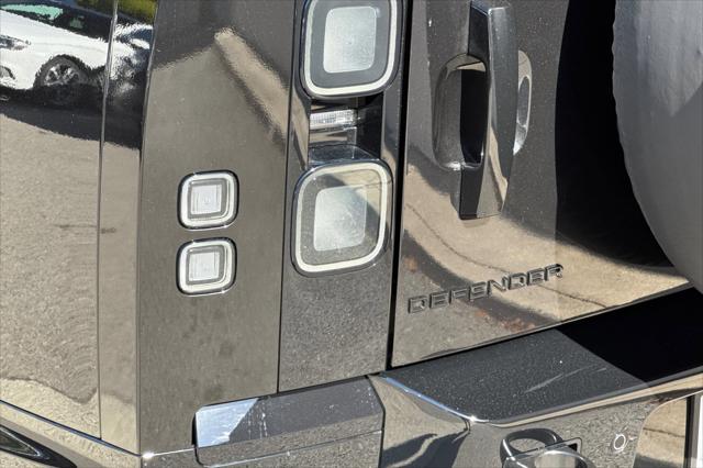 2026 Land Rover Defender P500 V8