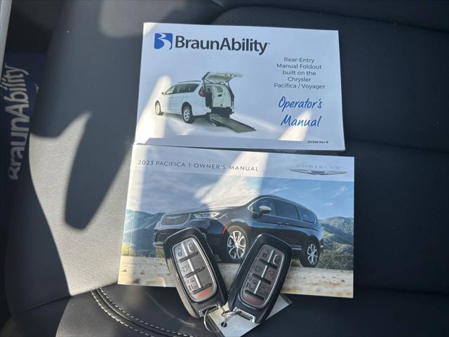 2023 Chrysler Pacifica Touring L
