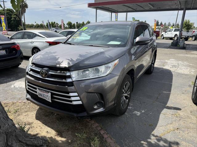 2019 Toyota Highlander LE
