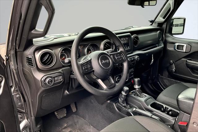 2022 Jeep Gladiator Sport
