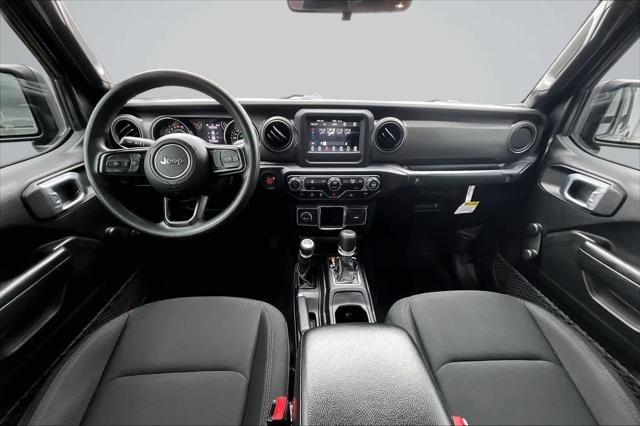 2022 Jeep Gladiator Sport