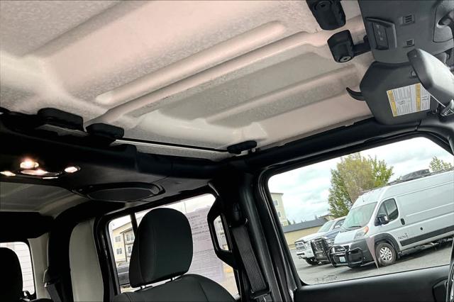 2022 Jeep Gladiator Sport