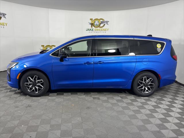 2027 Chrysler Pacifica Limited