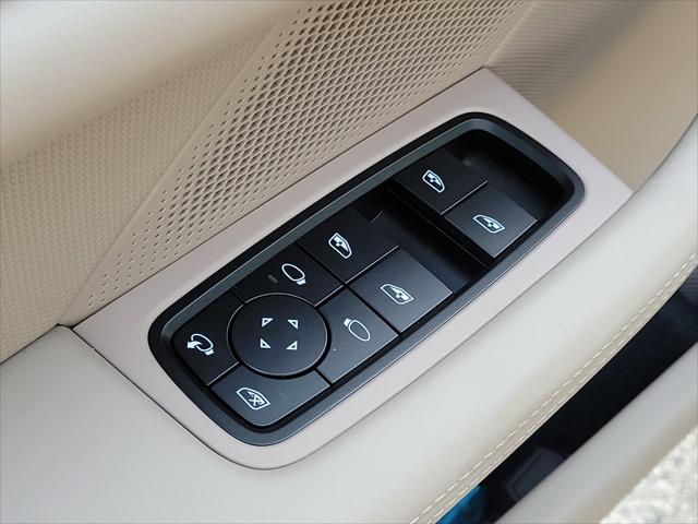 2026 Porsche Taycan 4