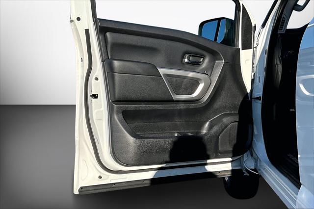 2024 Nissan Titan Crew Cab SV 4x4