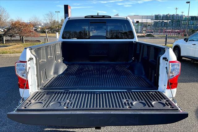 2024 Nissan Titan Crew Cab SV 4x4