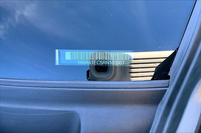 2024 Nissan Titan Crew Cab SV 4x4