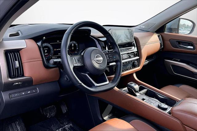 2025 Nissan Pathfinder Platinum 4WD