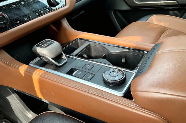 2025 Nissan Pathfinder Platinum 4WD