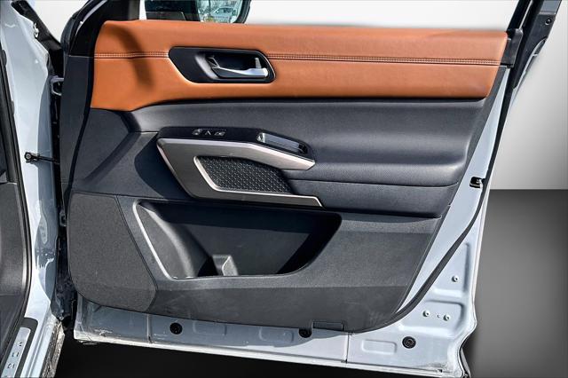 2025 Nissan Pathfinder Platinum 4WD