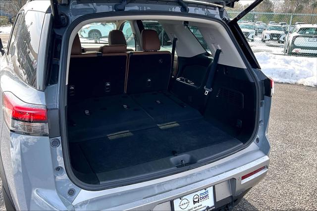 2025 Nissan Pathfinder Platinum 4WD